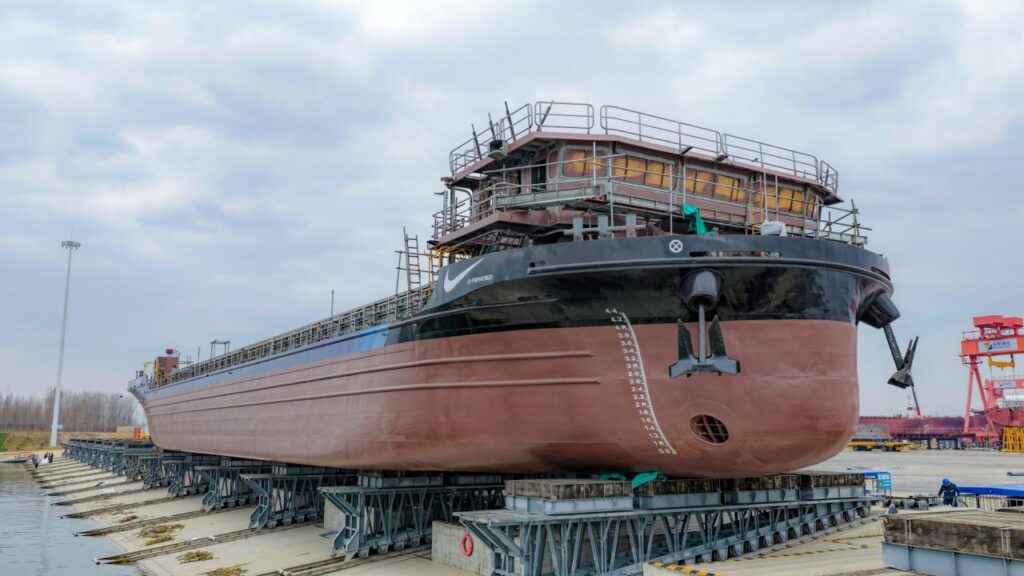 182 TEU Electric Barge
